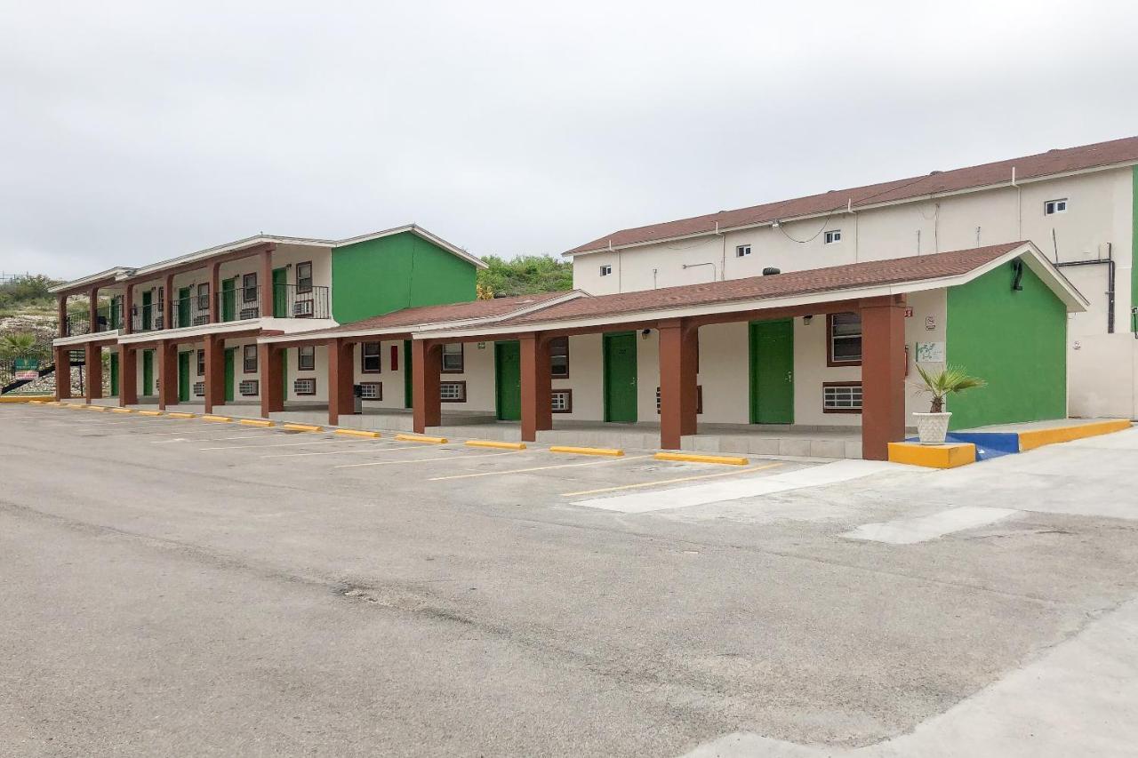 Capital O Palms Hotel, Acuna Ciudad Acuña エクステリア 写真