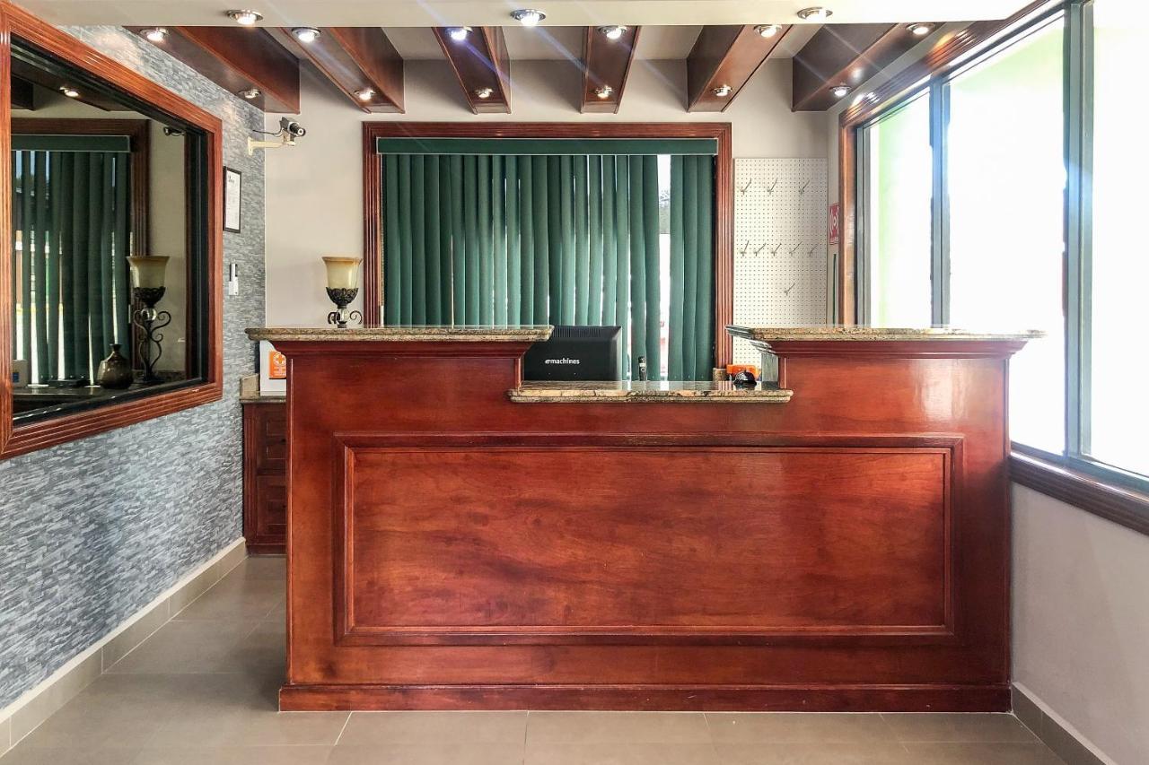 Capital O Palms Hotel, Acuna Ciudad Acuña エクステリア 写真