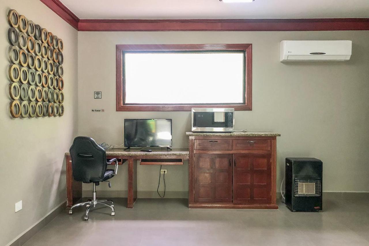 Capital O Palms Hotel, Acuna Ciudad Acuña エクステリア 写真