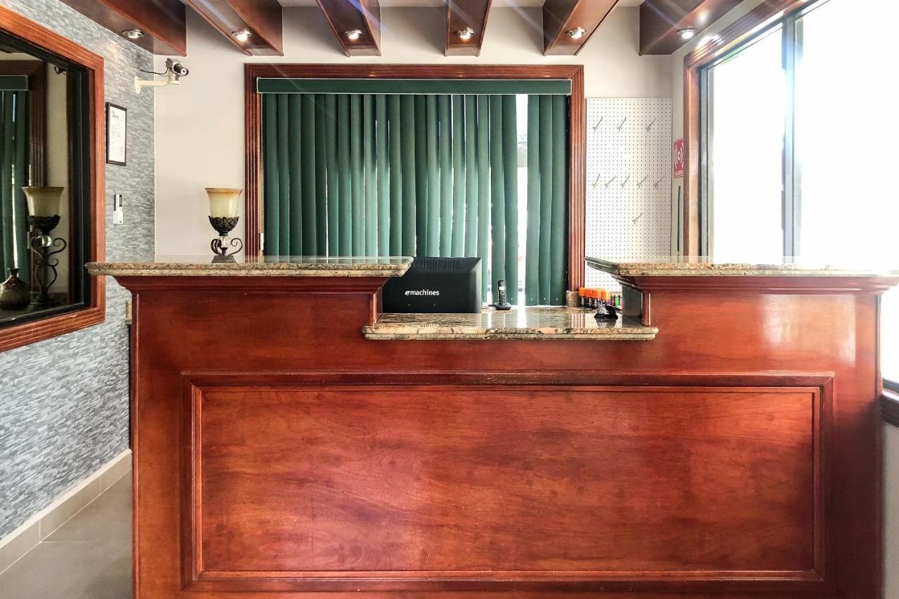 Capital O Palms Hotel, Acuna Ciudad Acuña エクステリア 写真