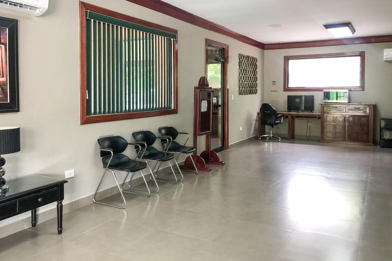Capital O Palms Hotel, Acuna Ciudad Acuña エクステリア 写真